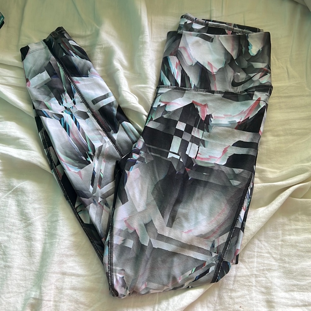 COPY - Nike DriFit leggings size L